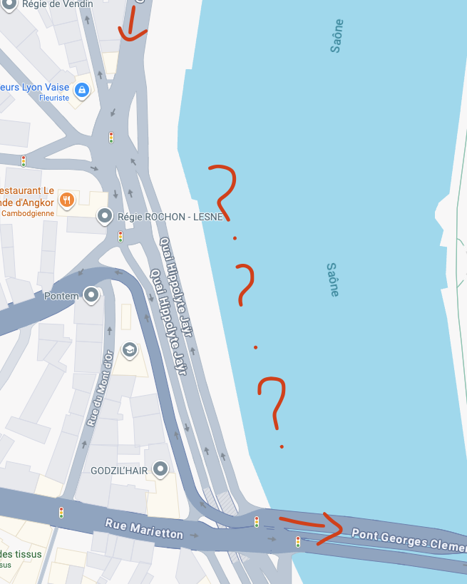 map of Lyon, on the Quai de Saône on the Vaise side, near the Georges Clémenceau bridge, there is a sort of multifaceted crossroads, with around ten roads that intersect, divide or merge.