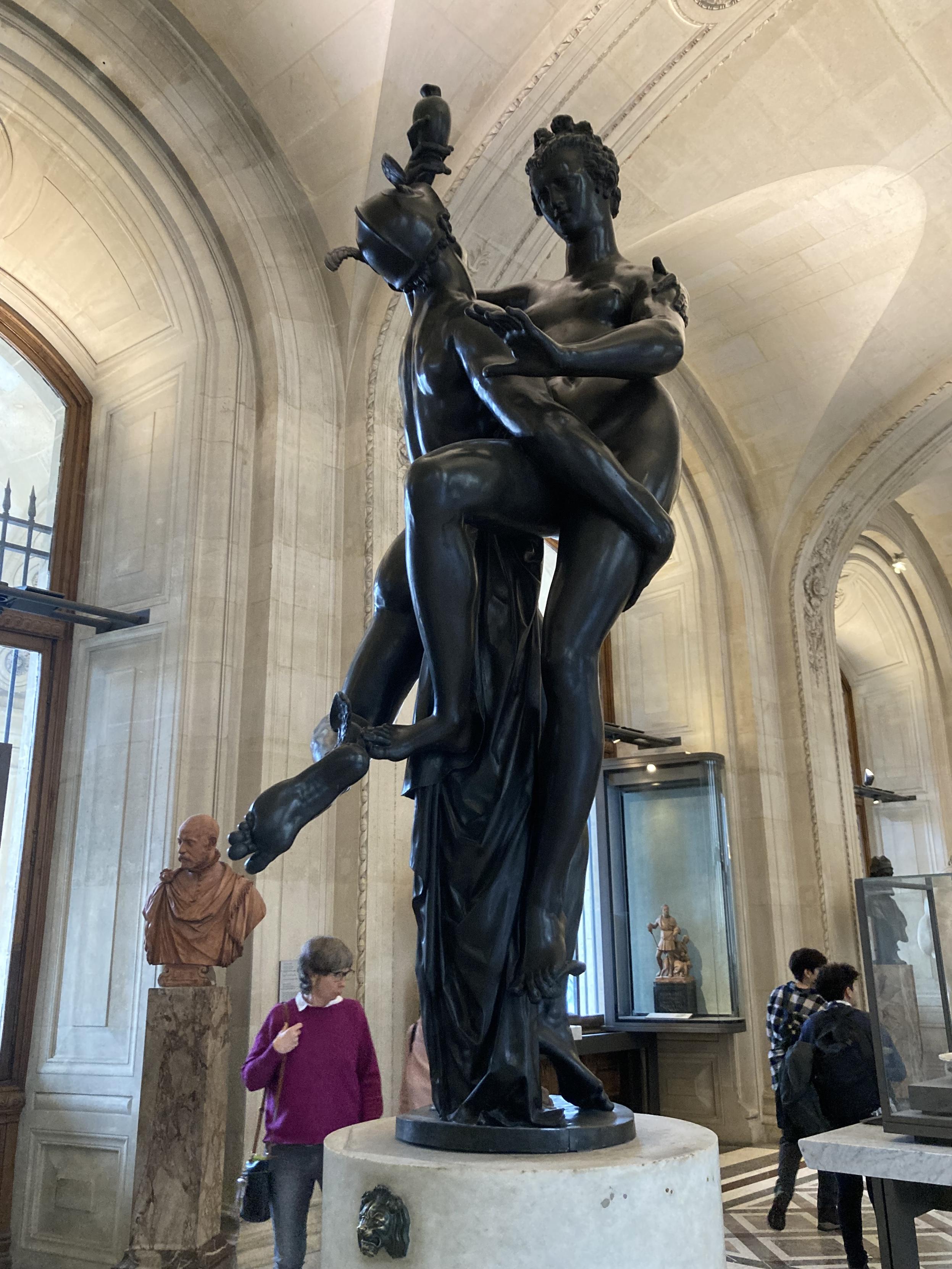 Statue de 2 personnes en train de danser